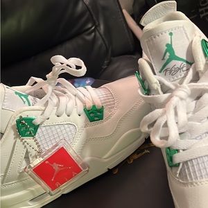 Size 8 but fits like 7.5